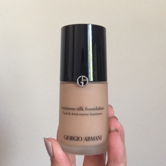 armani luminous silk pret
